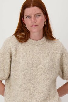 Zusss  Boucle trui met ronde hals beige
