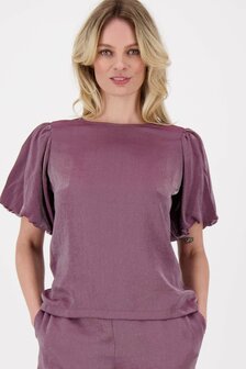 Zusss Satijnen top met pofmouw aubergine