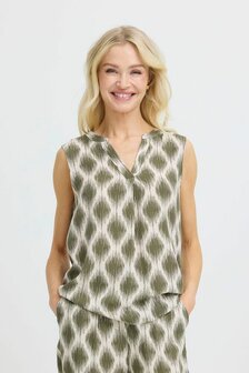 B.Young top  ikat green