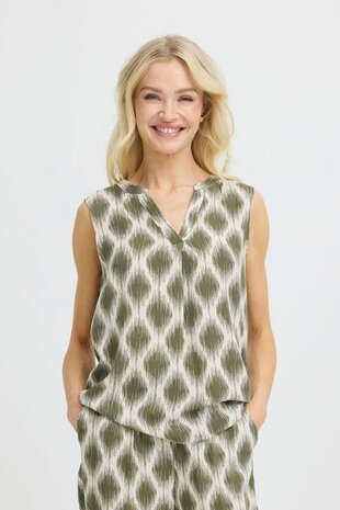 B.Young top  ikat green