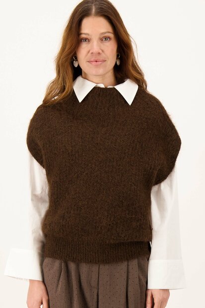 Zusss sleeveless sweater dark choco