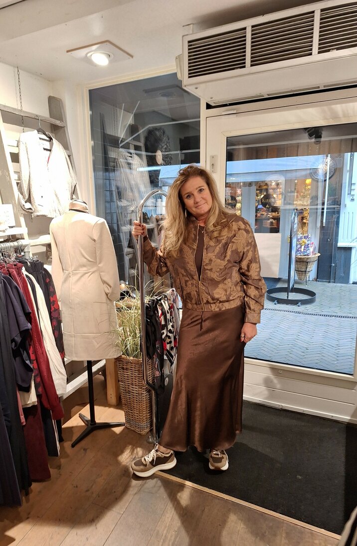Azzurro  rok  bruin 