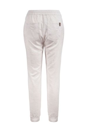 Broek met zakken zand